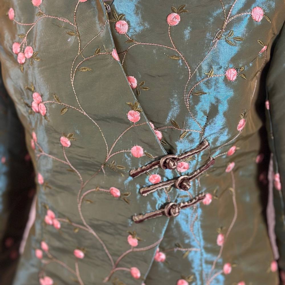 Dragon Silk Embroidered Floral Green Jacket - Picture 3 of 4